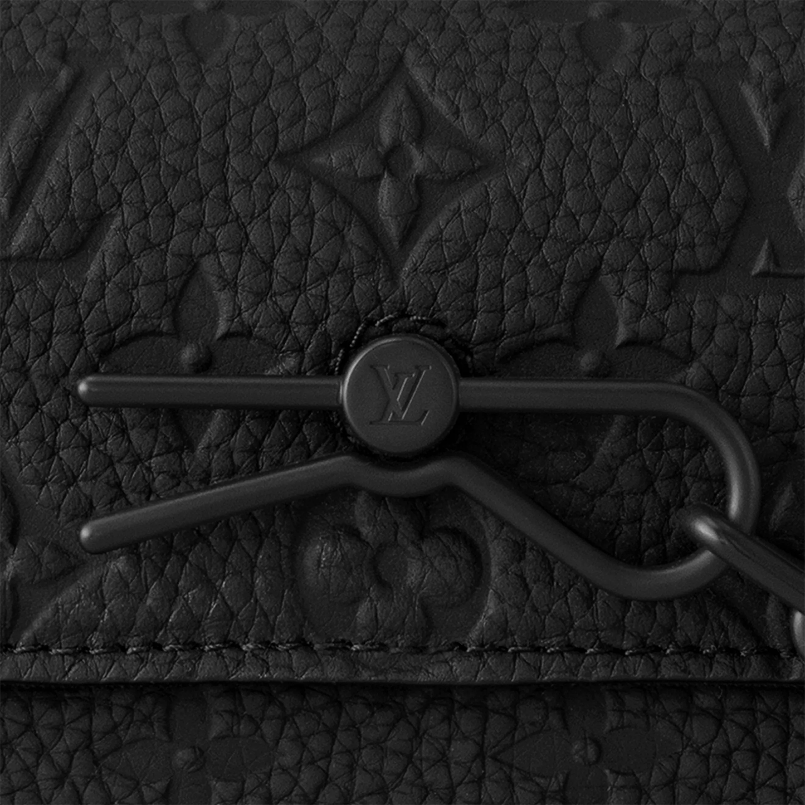 Affordable Louis Vuitton Steamer Wearable Wallet M81746 Black 0120