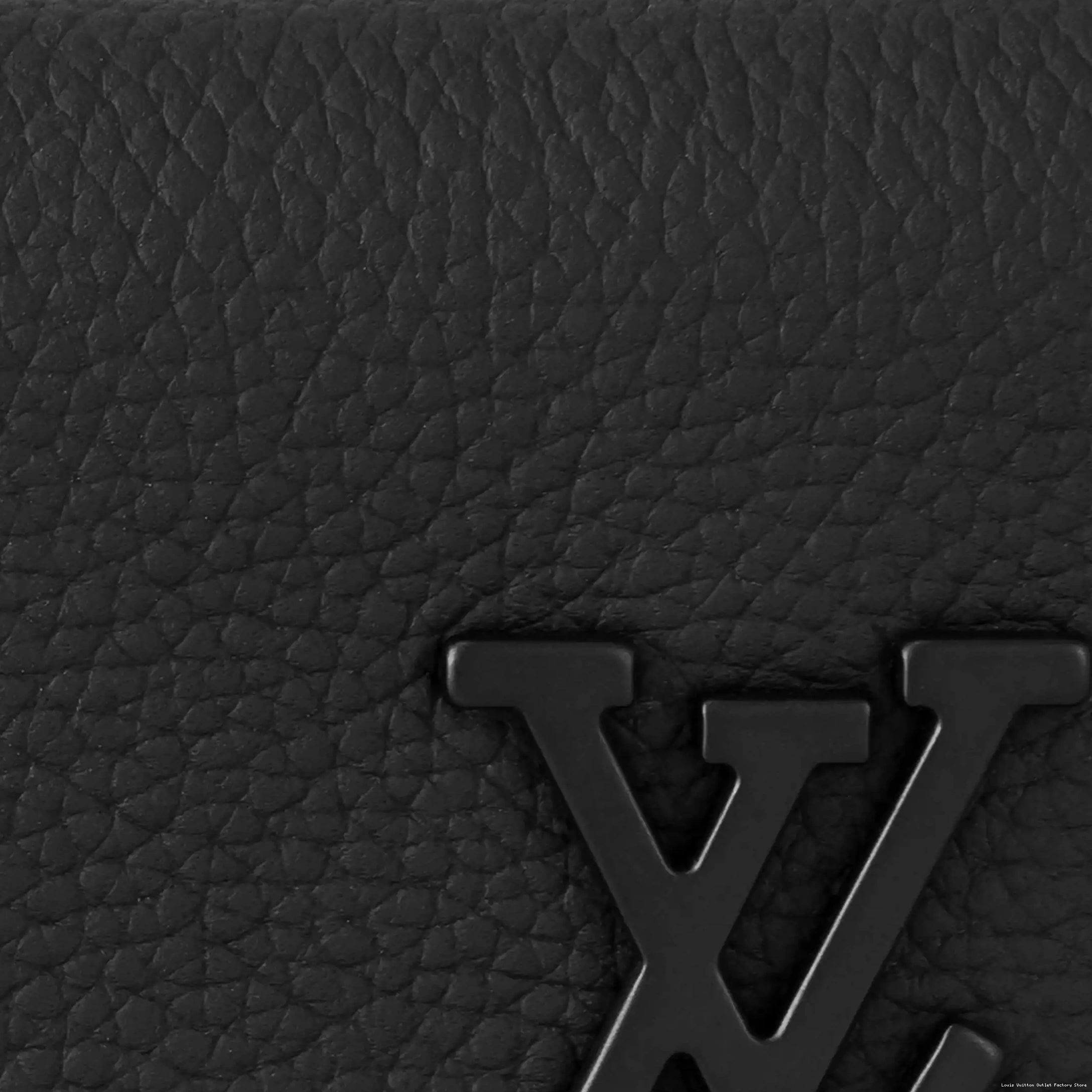 Cheap M81740 Wallet Pilot Louis Vuitton Black 0216